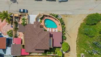 Cozy Tranquil 3BR 2BA Home w Private Pool Patio