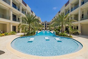 2BR 2BA Top Floor Corner w Amazing Views Gym