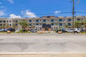 2BR 2BA Top Floor Corner w Amazing Views Gym