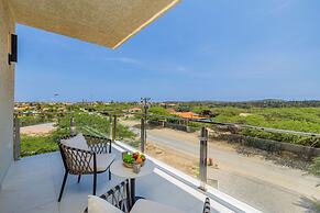 2BR 2BA Top Floor Corner w Amazing Views Gym