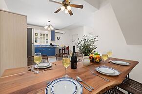 3BR Town Home in Gated Community Palm Beach