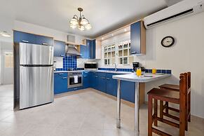 3BR Town Home in Gated Community Palm Beach