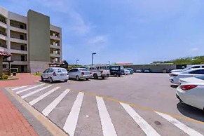 Ground Floor 1BR Condo w Pool Resort Amenities