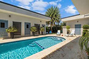 Magical Oasis 6BR w Large Pool Gazebo Views