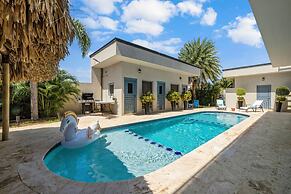 Magical Oasis 6BR w Large Pool Gazebo Views