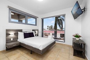 Magical Oasis 6BR w Large Pool Gazebo Views