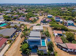 Magical Oasis 6BR w Large Pool Gazebo Views