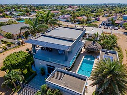 Magical Oasis 6BR w Large Pool Gazebo Views