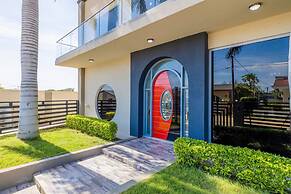 Magical Oasis 6BR w Large Pool Gazebo Views