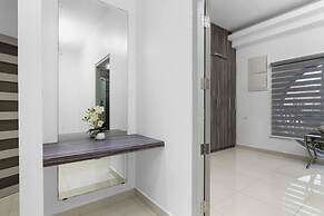 Magical Oasis 6BR w Large Pool Gazebo Views