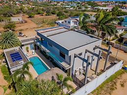 Magical Oasis 6BR w Large Pool Gazebo Views