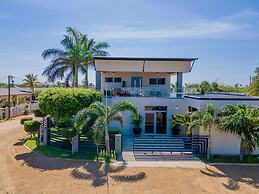 Magical Oasis 6BR w Large Pool Gazebo Views