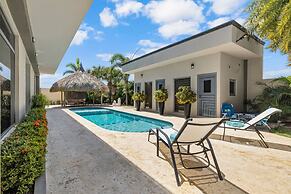 Magical Oasis 6BR w Large Pool Gazebo Views