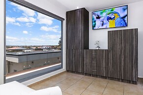 Magical Oasis 6BR w Large Pool Gazebo Views