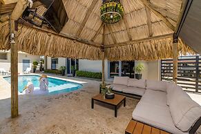 Magical Oasis 6BR w Large Pool Gazebo Views