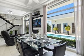 Magical Oasis 6BR w Large Pool Gazebo Views