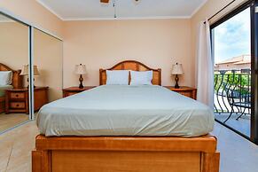 Gated Community 2br3ba Gold Coast Pools GYM