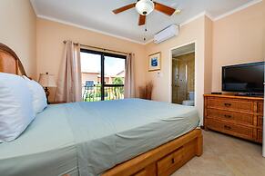 Gated Community 2br3ba Gold Coast Pools GYM