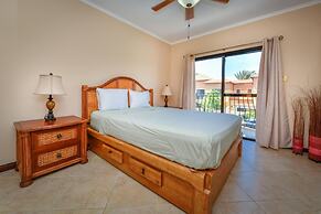 Gated Community 2br3ba Gold Coast Pools GYM