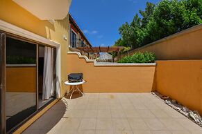 Gated Community 2br3ba Gold Coast Pools GYM