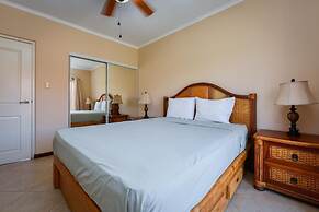 Gated Community 2br3ba Gold Coast Pools GYM