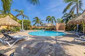 Gated Community 2br3ba Gold Coast Pools GYM