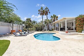 4br4ba w Private Pool Walking Distance to Ritz