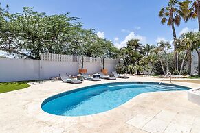 4br4ba w Private Pool Walking Distance to Ritz