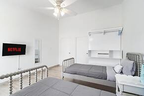 4br4ba w Private Pool Walking Distance to Ritz