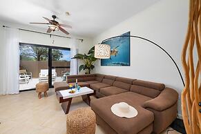 Upscale Gated Community Oasis Close to the Beach