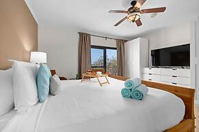 Upscale Gated Community Oasis Close to the Beach