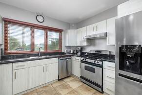 Amazing 4br4ba Villa w Pool Birdsanctuary Views