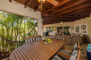 Amazing 4br4ba Villa w Pool Birdsanctuary Views