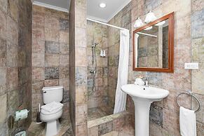 Amazing 4br4ba Villa w Pool Birdsanctuary Views