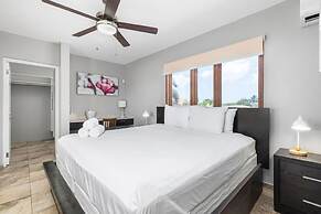 Amazing 4br4ba Villa w Pool Birdsanctuary Views