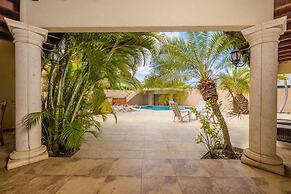 Amazing 4br4ba Villa w Pool Birdsanctuary Views