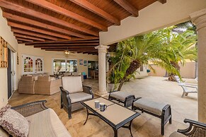 Amazing 4br4ba Villa w Pool Birdsanctuary Views