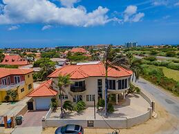 Amazing 4br4ba Villa w Pool Birdsanctuary Views