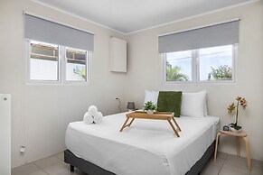 Lovely 3br2ba w Wifi Parking in Central Location