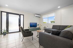 Lovely 3br2ba w Wifi Parking in Central Location