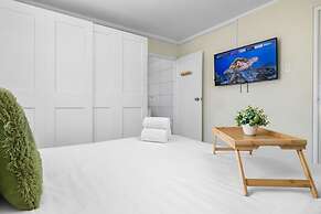 Lovely 3br2ba w Wifi Parking in Central Location