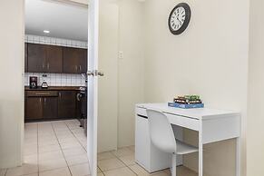 Lovely 3br2ba w Wifi Parking in Central Location