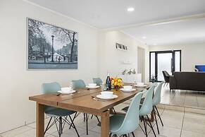 Lovely 3br2ba w Wifi Parking in Central Location