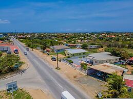 Lovely 3br2ba w Wifi Parking in Central Location