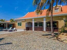 Nature Private Pool Gazebo Outdoor Dining