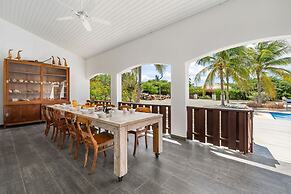 Nature Private Pool Gazebo Outdoor Dining