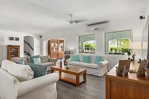 Nature Private Pool Gazebo Outdoor Dining