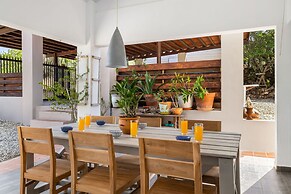 Nature Private Pool Gazebo Outdoor Dining