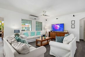 Nature Private Pool Gazebo Outdoor Dining