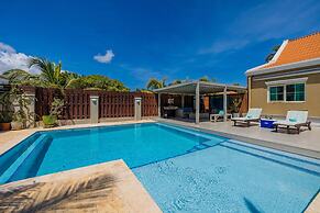 Nature Private Pool Gazebo Outdoor Dining